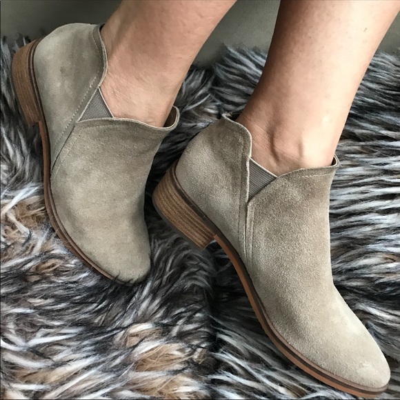 🎉SALE🎉Dolce Vita Bootie - Picture 2 of 6